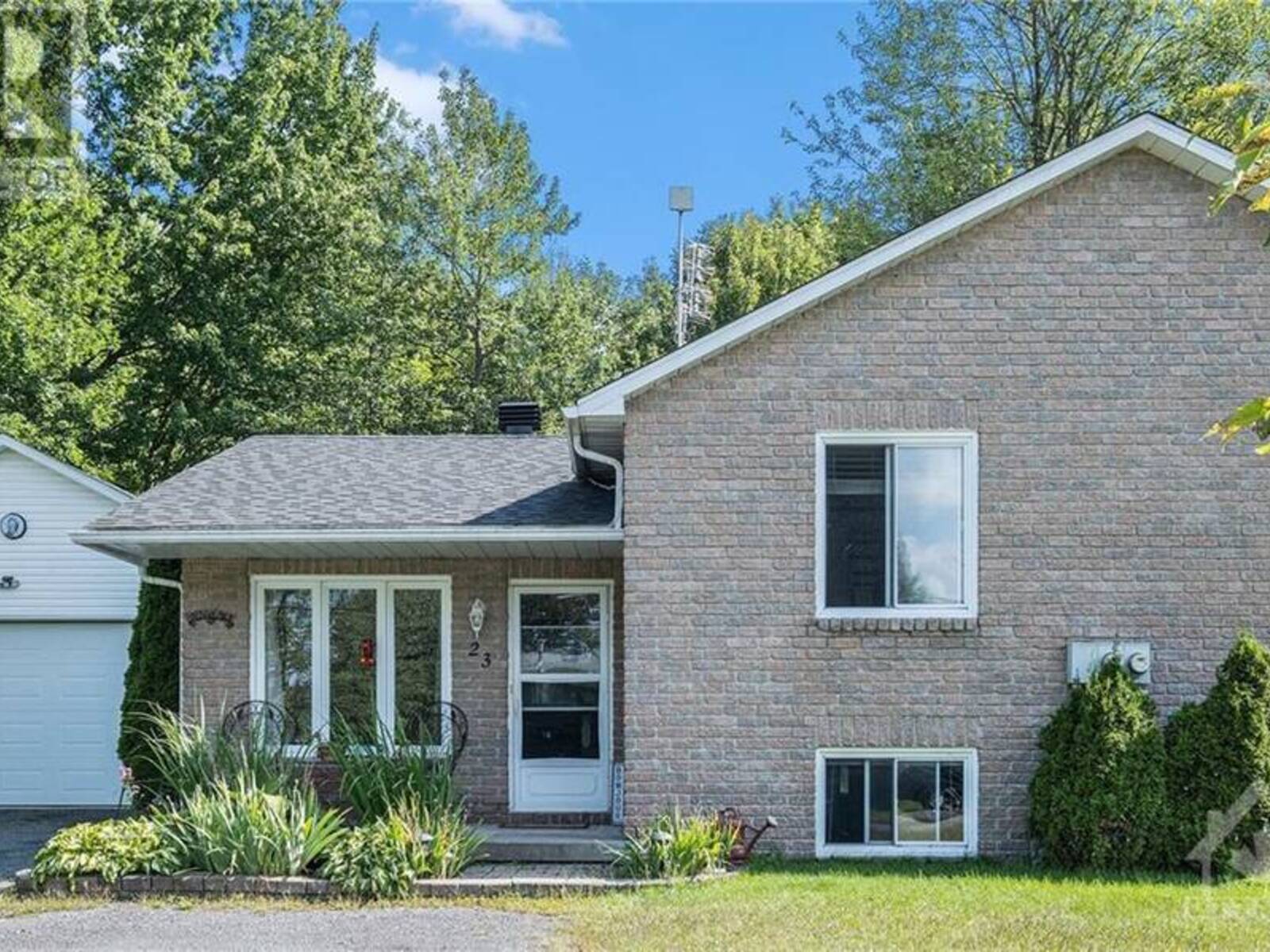 23 BOURQUE STREET, Limoges, Ontario K0A 2M0