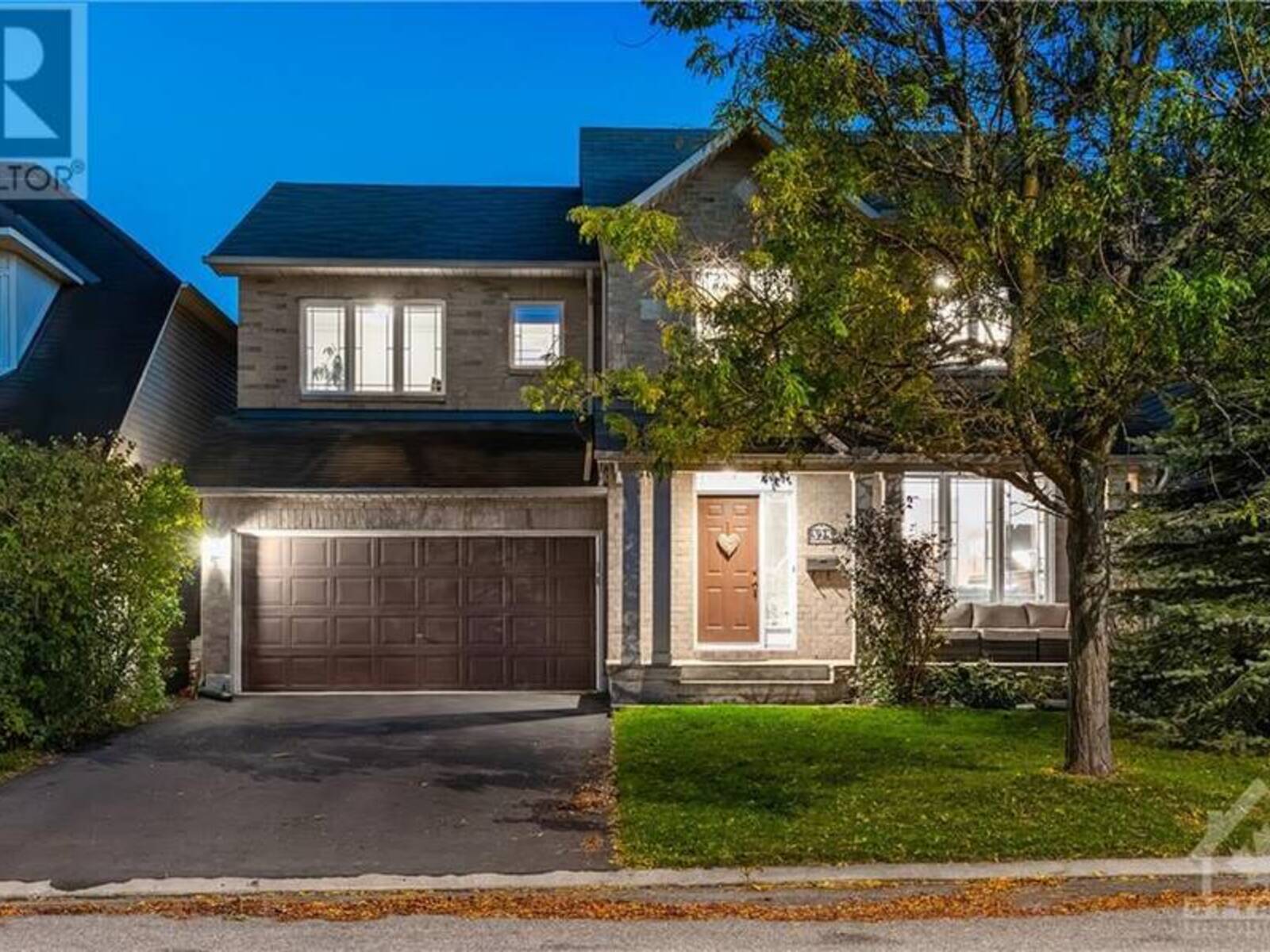 325 EDGEMOORE CRESCENT, Ottawa, Ontario K2W 1H9