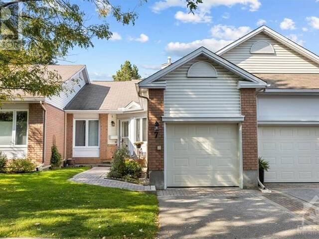 7 RIVER OAKS COURT Ottawa Ontario, K2S 1L3