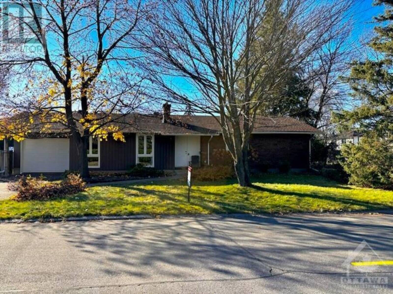 564 LA VERENDRYE DRIVE, Ottawa, Ontario K1J 7X2