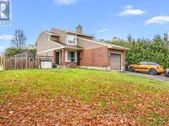 1631 SAXONY CRESCENT Ottawa Ontario, K1B 5K8