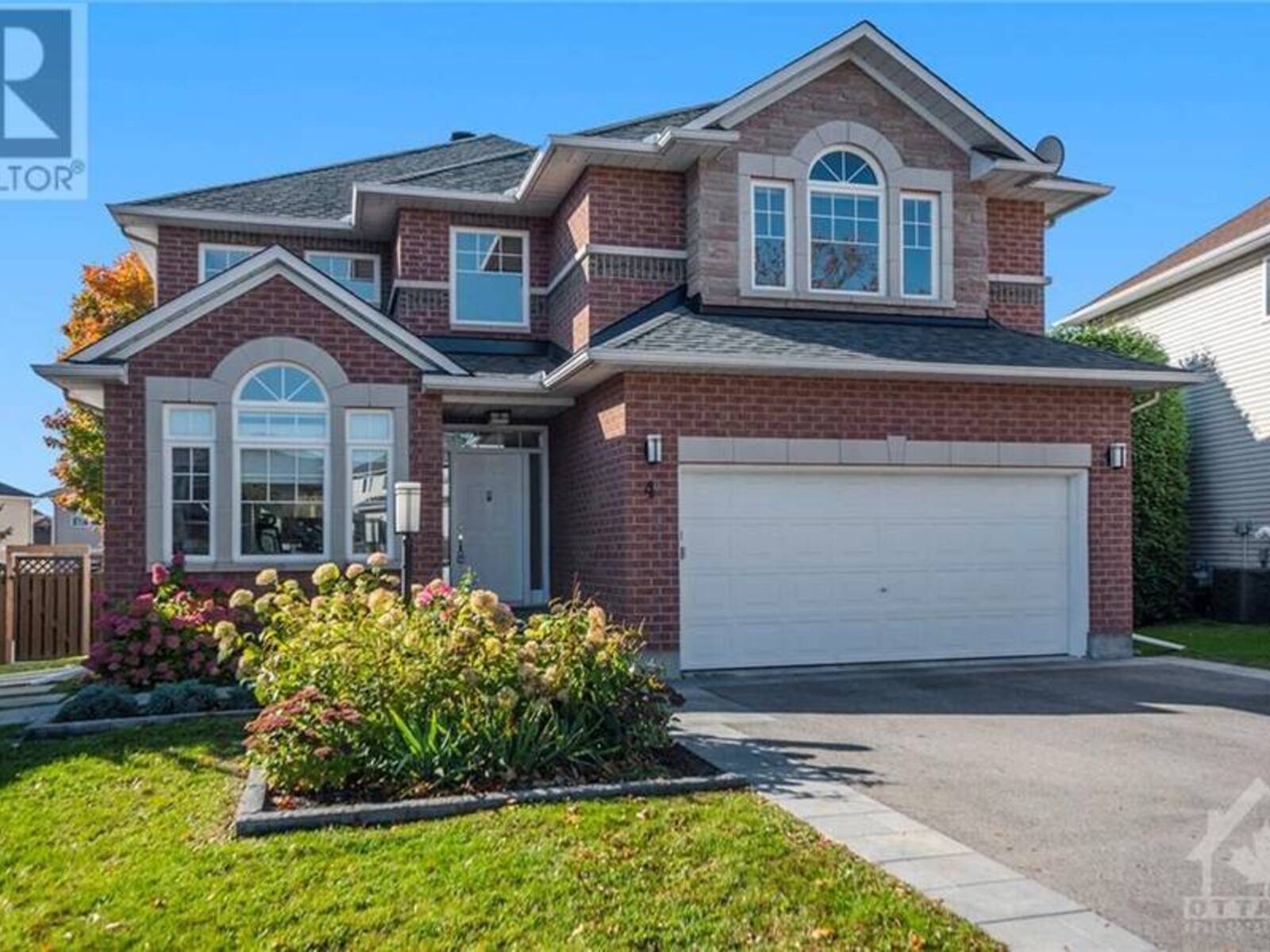 4 WHEATLEY COURT, Ottawa, Ontario K2M 2V5