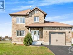 35 GAREAU CRESCENT St. Isidore Ontario, K0C 2B0