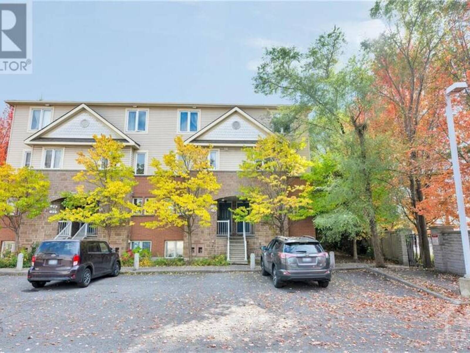 14 STRATHAVEN PRIVATE, Ottawa, Ontario K1J 1K7