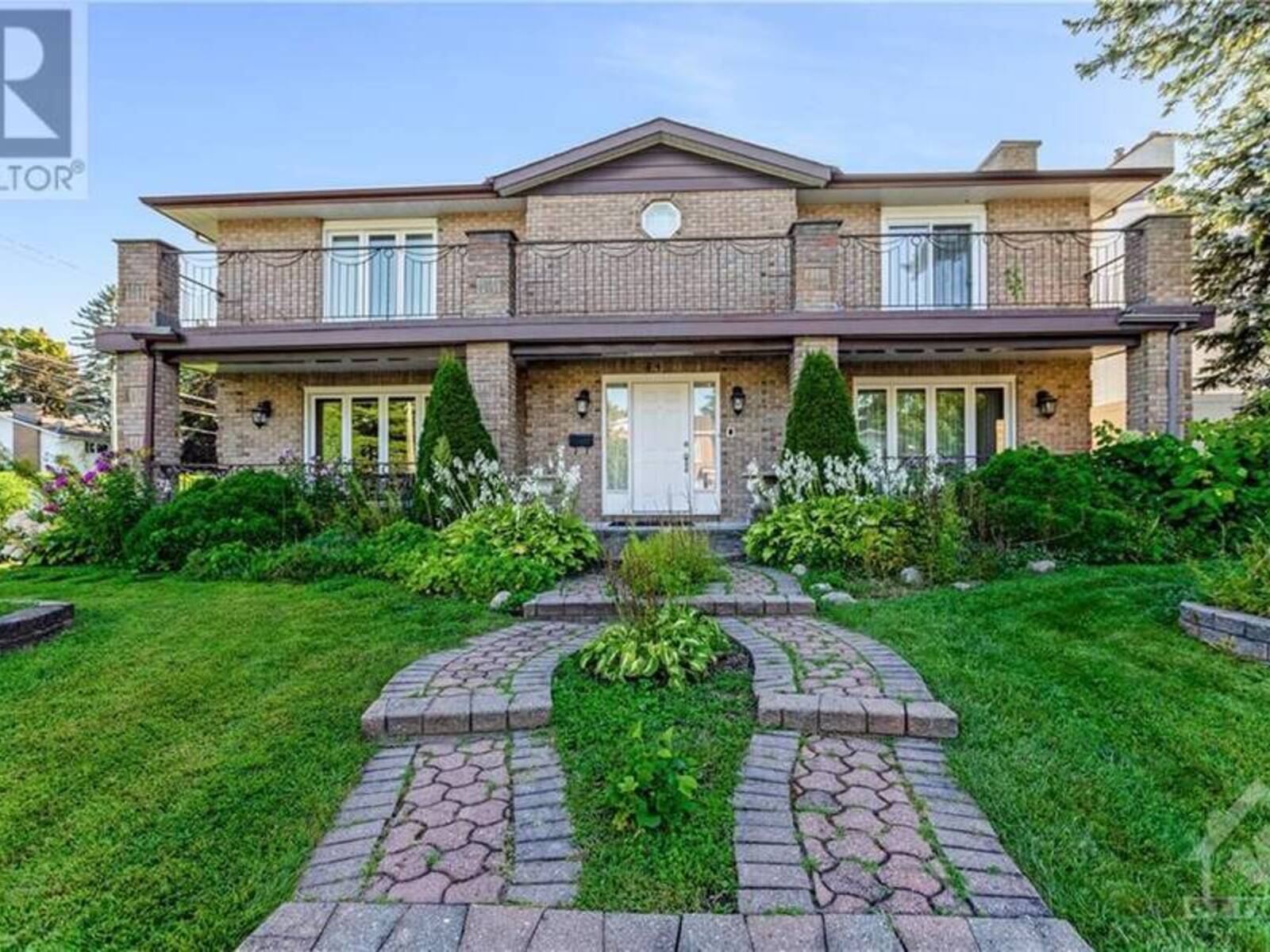 44 SYCAMORE DRIVE, Ottawa, Ontario K2H 8K3