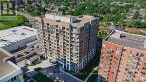 905 - 330 TITAN | Cityview-Parkwoods Hills-Rideau Shore Ontario | Slide Image Three