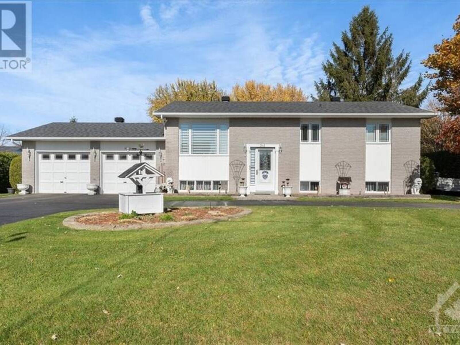 341 WOLFE CRESCENT, Rockland, Ontario K4K 1K7