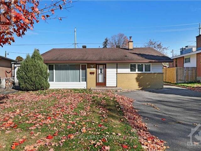 1349 BLOOMSBURY CRESCENT Ottawa Ontario, K2C 2Y8 - 3 Bedrooms Home For Sale