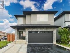 30 ARIDUS CRESCENT Ottawa Ontario, K2S 2L4