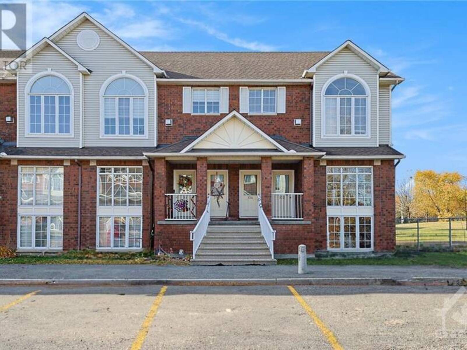 102 BRISTON PRIVATE, Ottawa, Ontario K1G 5P8