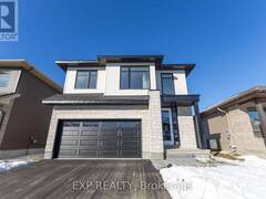 723 PLOUGHMAN PLACE Ottawa Ontario, K2S 3C4