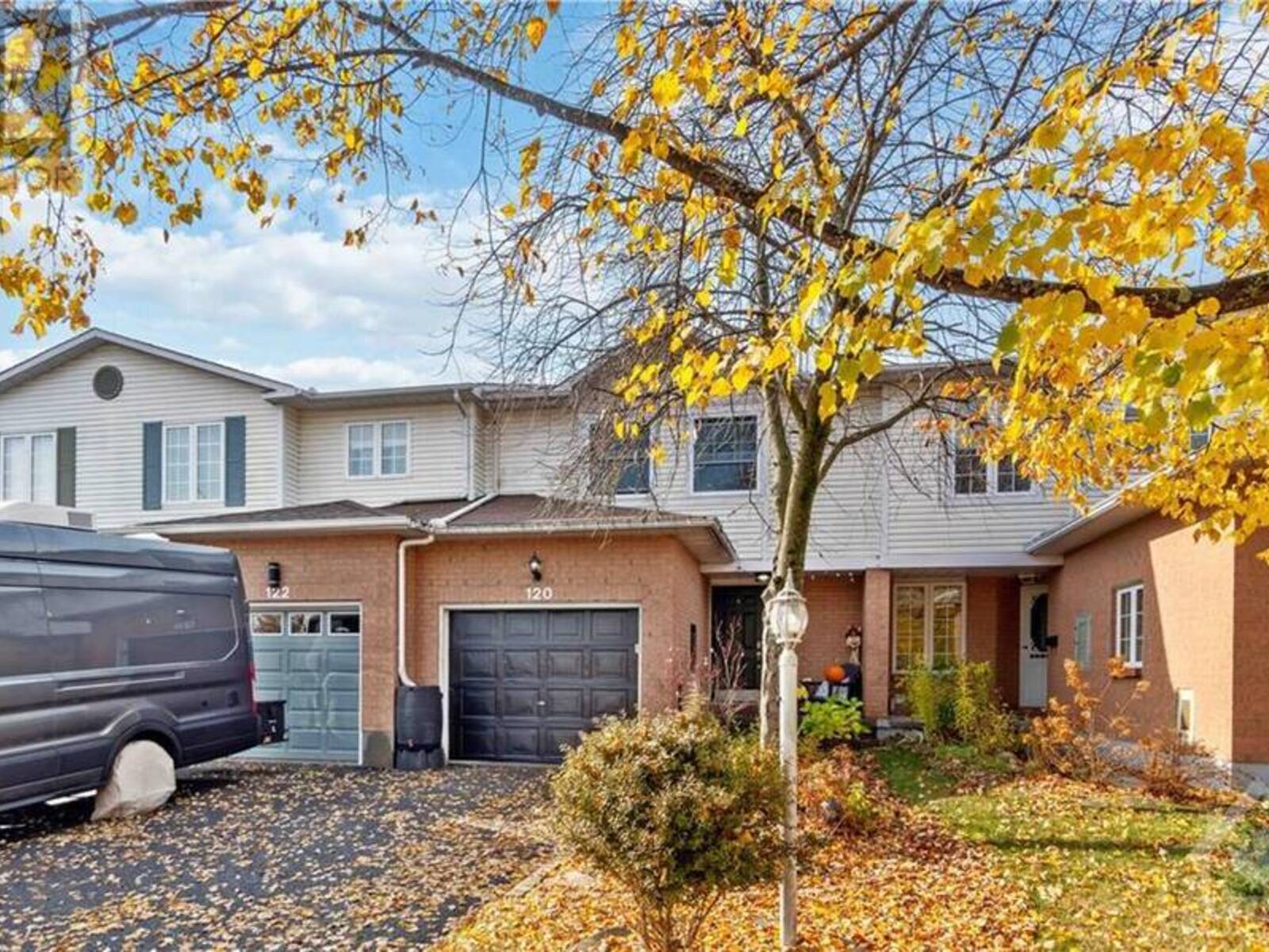 120 WHALINGS CIRCLE, Ottawa, Ontario K2S 1S4