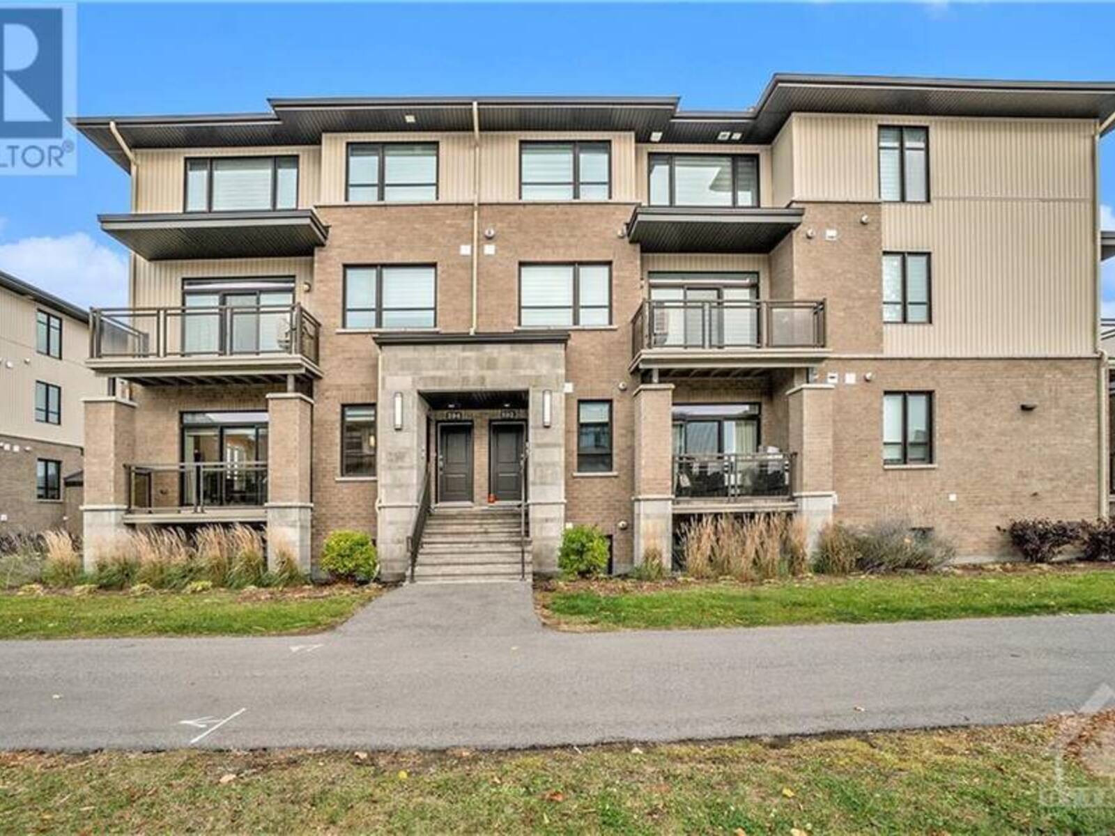 596 COMPASS STREET, Ottawa, Ontario K1W 0L7