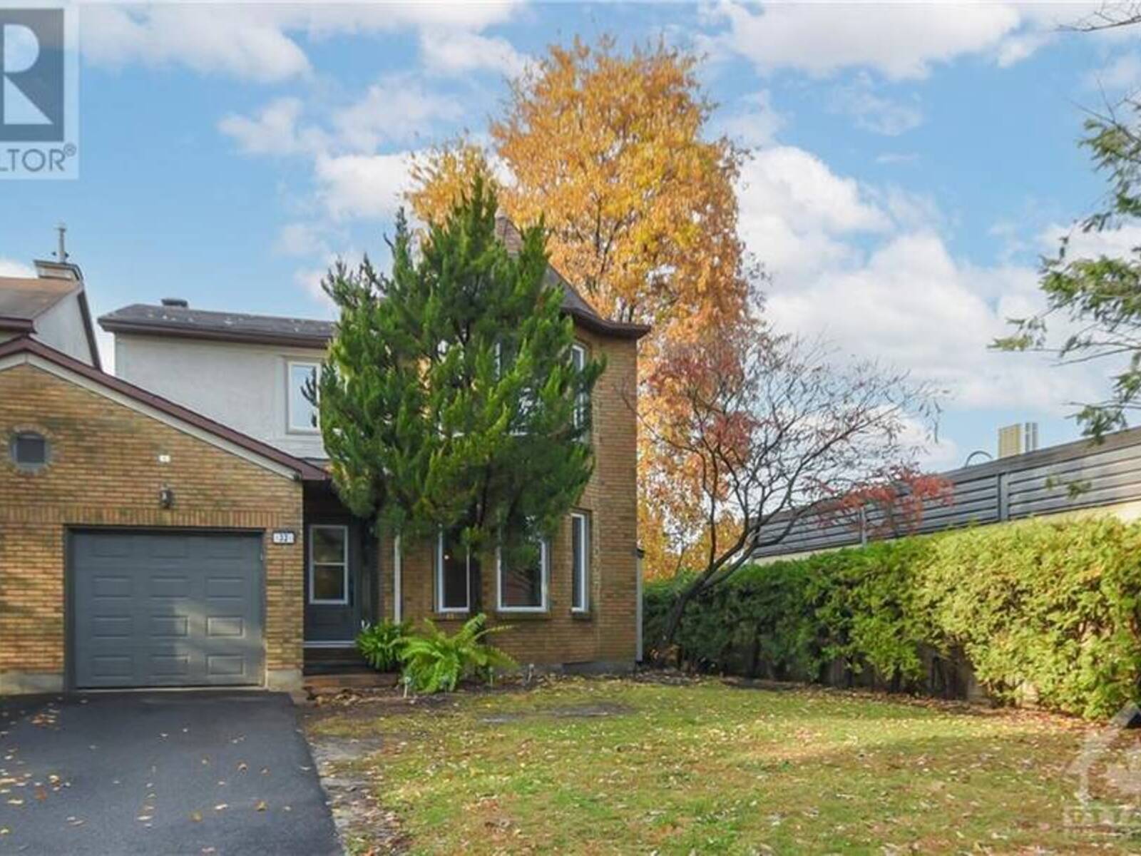 32 BUCKINGHAM PRIVATE, Ottawa, Ontario K1V 0K8