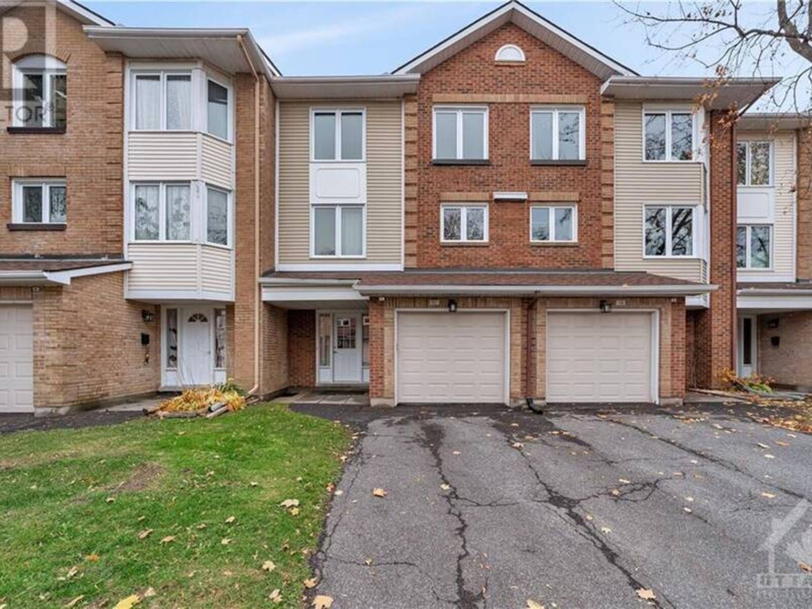 9 CASTLEBROOK LANE UNIT#C, Ottawa, Ontario K2G 5G1