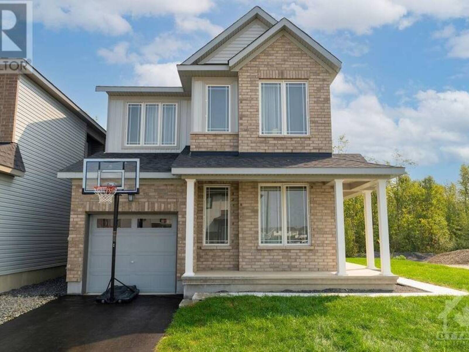 655 PERSIMMON WAY, Ottawa, Ontario K1W 0T2