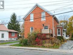 33 NAPOLEON STREET Carleton Place Ontario, K7C 2X4