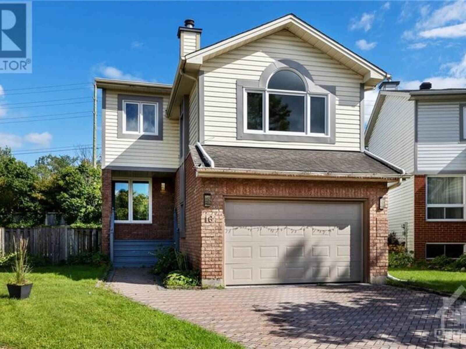 16 BURLINGTON CRESCENT, Ottawa, Ontario K1T 3K9