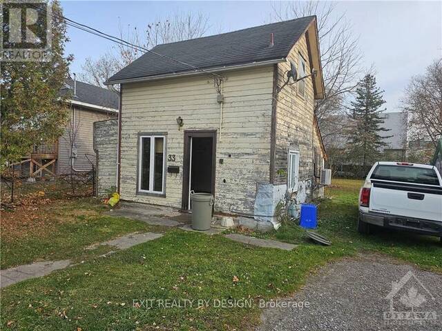 33 LORNE STREET Smiths Falls Ontario, K7A 3K6