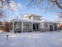 4 ALEUTIAN ROAD Ottawa Ontario, K2H 7C8