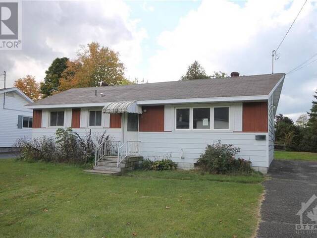 52 LAVINIA STREET Smiths Falls Ontario, K7A 4P5