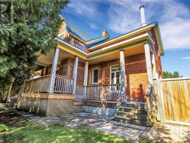 7 CLAREY AVENUE Ottawa Ontario, K1S 2R6