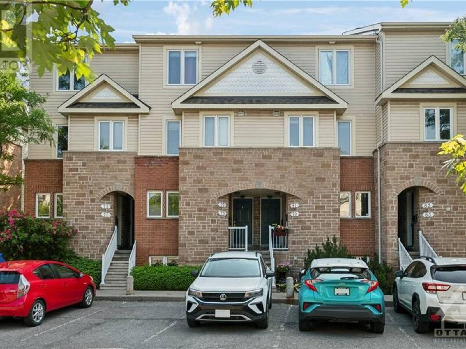 75 STRATHAVEN PRIVATE, Ottawa, Ontario K1J 1K7