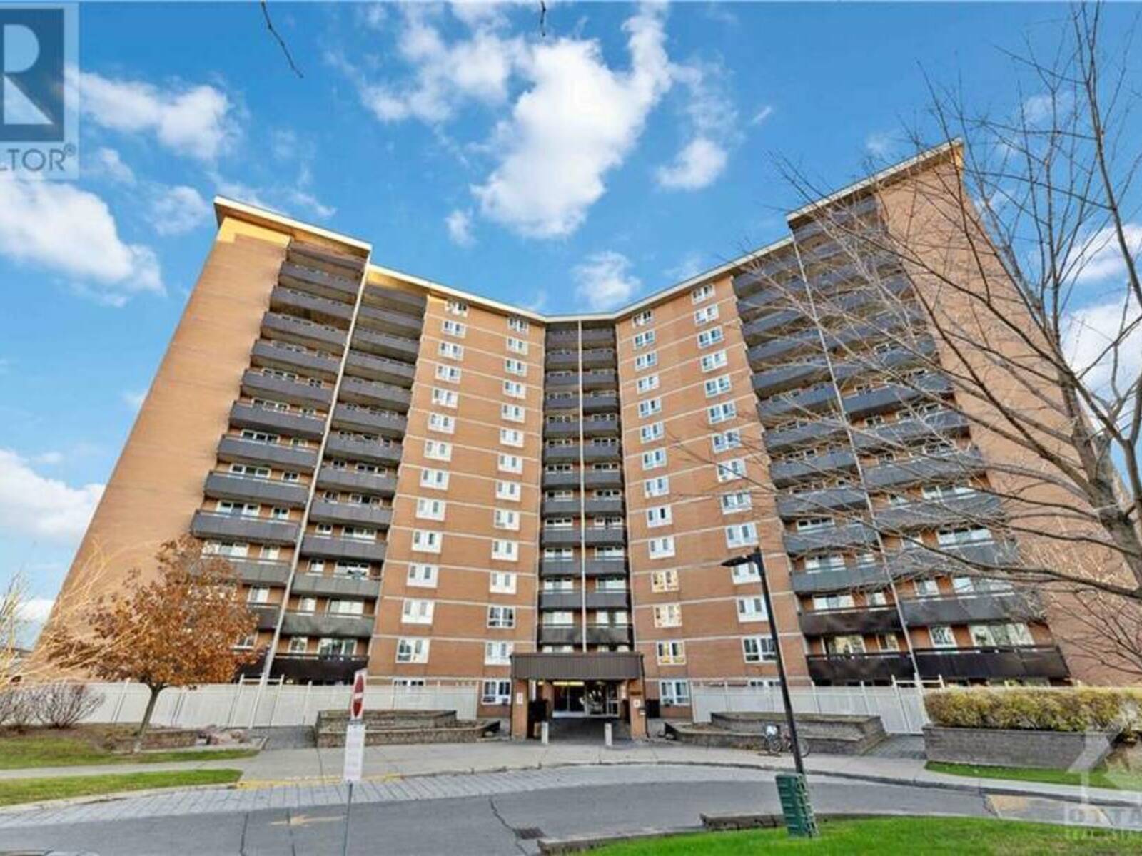 2000 JASMINE CRESCENT UNIT#718, Ottawa, Ontario K1J 8K4