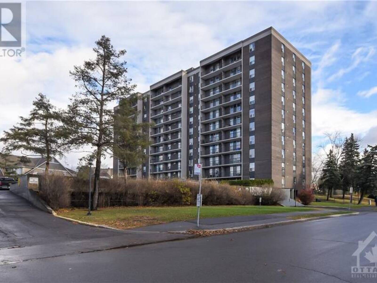 2400 VIRGINIA DRIVE UNIT#305, Ottawa, Ontario K1H 8L3