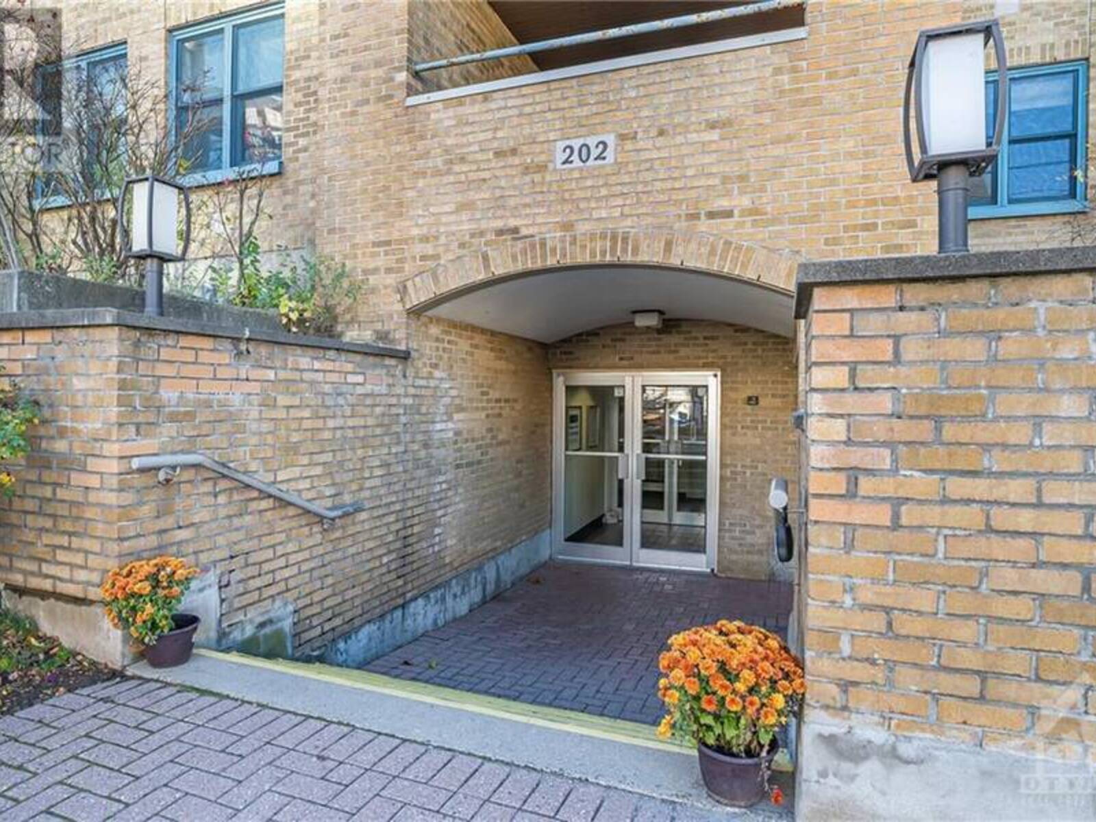 202 HINCHEY AVENUE UNIT#106, Ottawa, Ontario K1Y 1L7