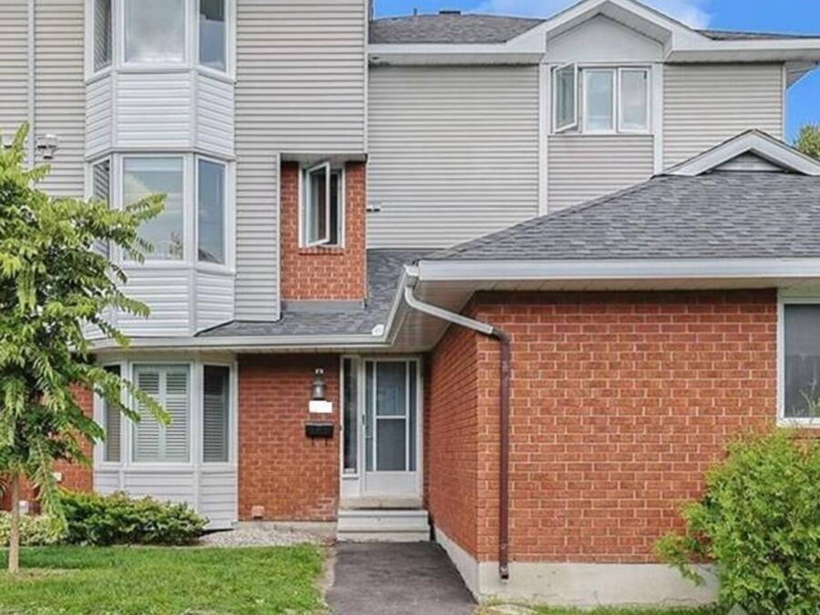 92 HAXBY PRIVATE UNIT#43, Ottawa, Ontario K1T 3C4