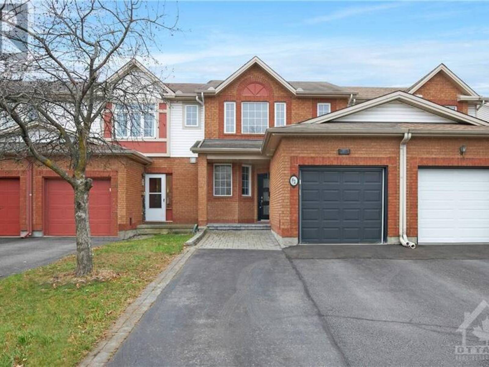 92 CARWOOD CIRCLE, Ottawa, Ontario K1K 4V5