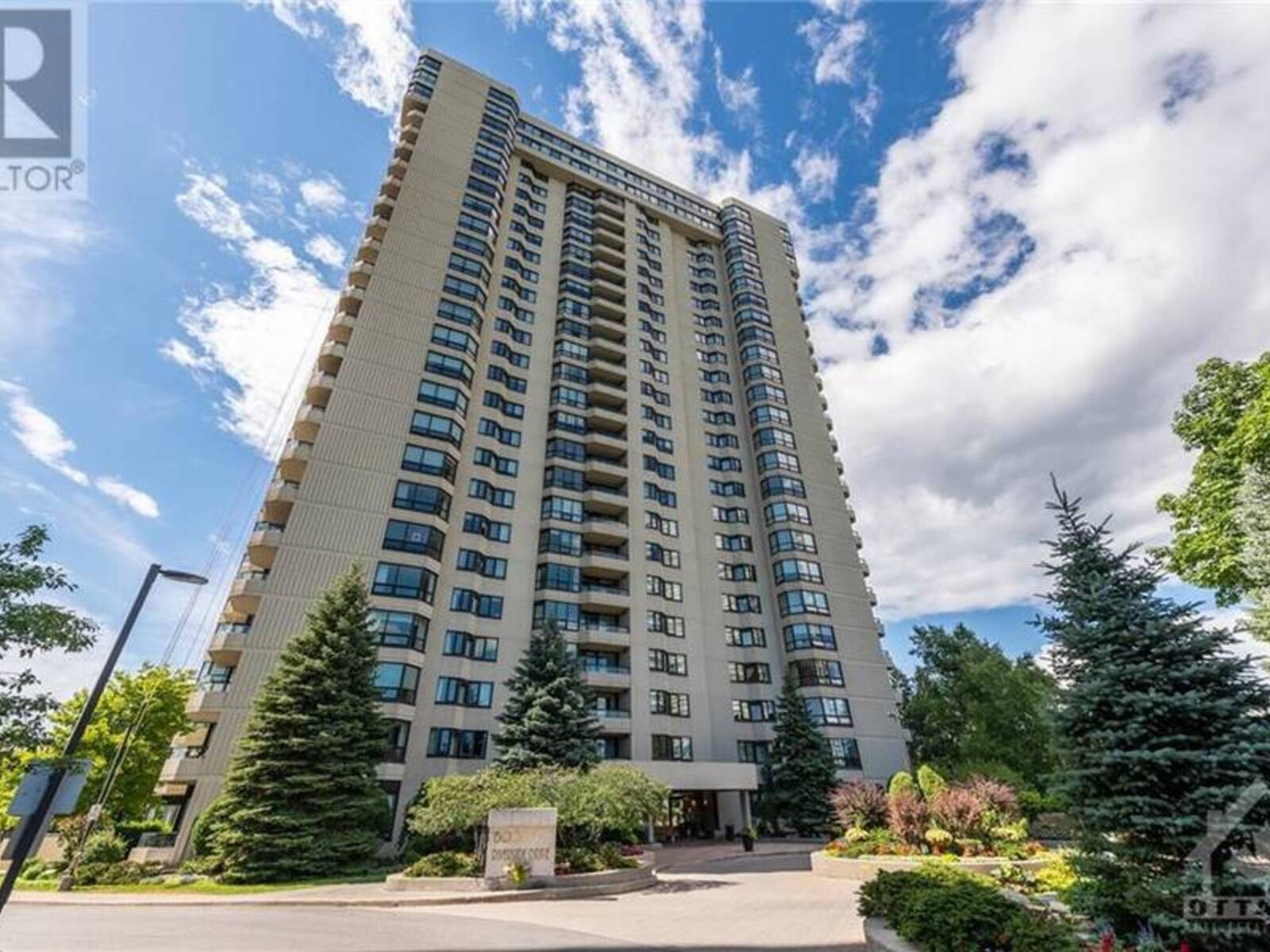 1608 - 1500 RIVERSIDE DRIVE, Alta Vista and Area, Ontario K1G 4J4