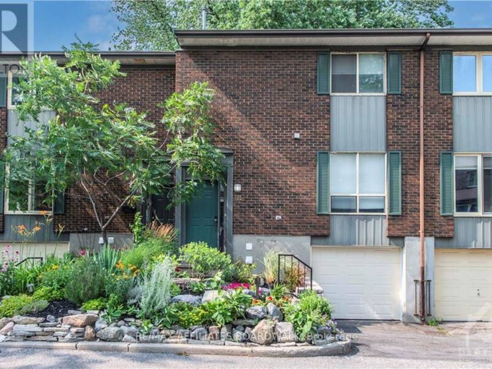 111 BEACHVIEW PRIVATE, Ottawa, Ontario K1V 1M7