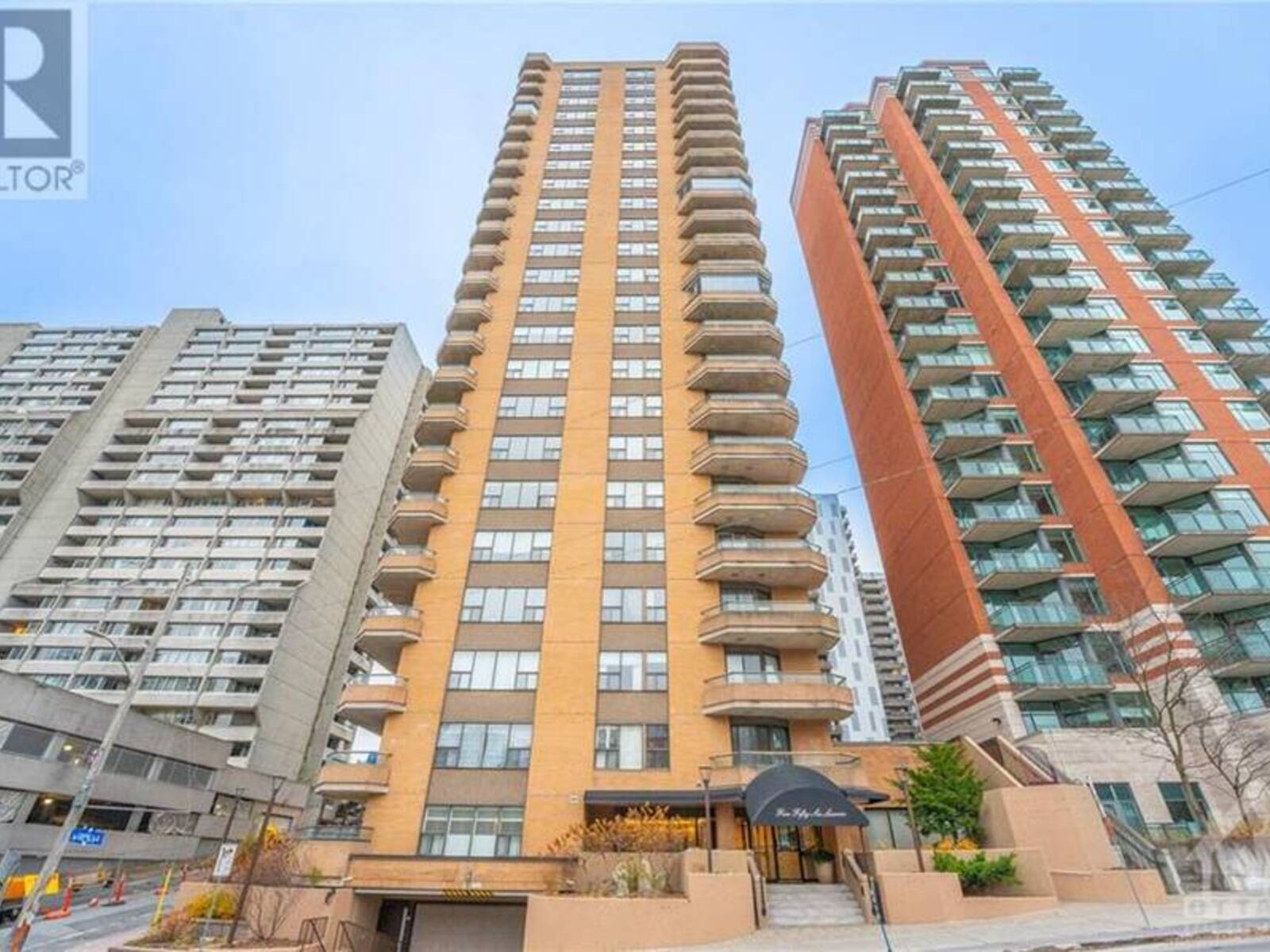 556 LAURIER AVENUE W UNIT#906, Ottawa, Ontario K1R 7X2