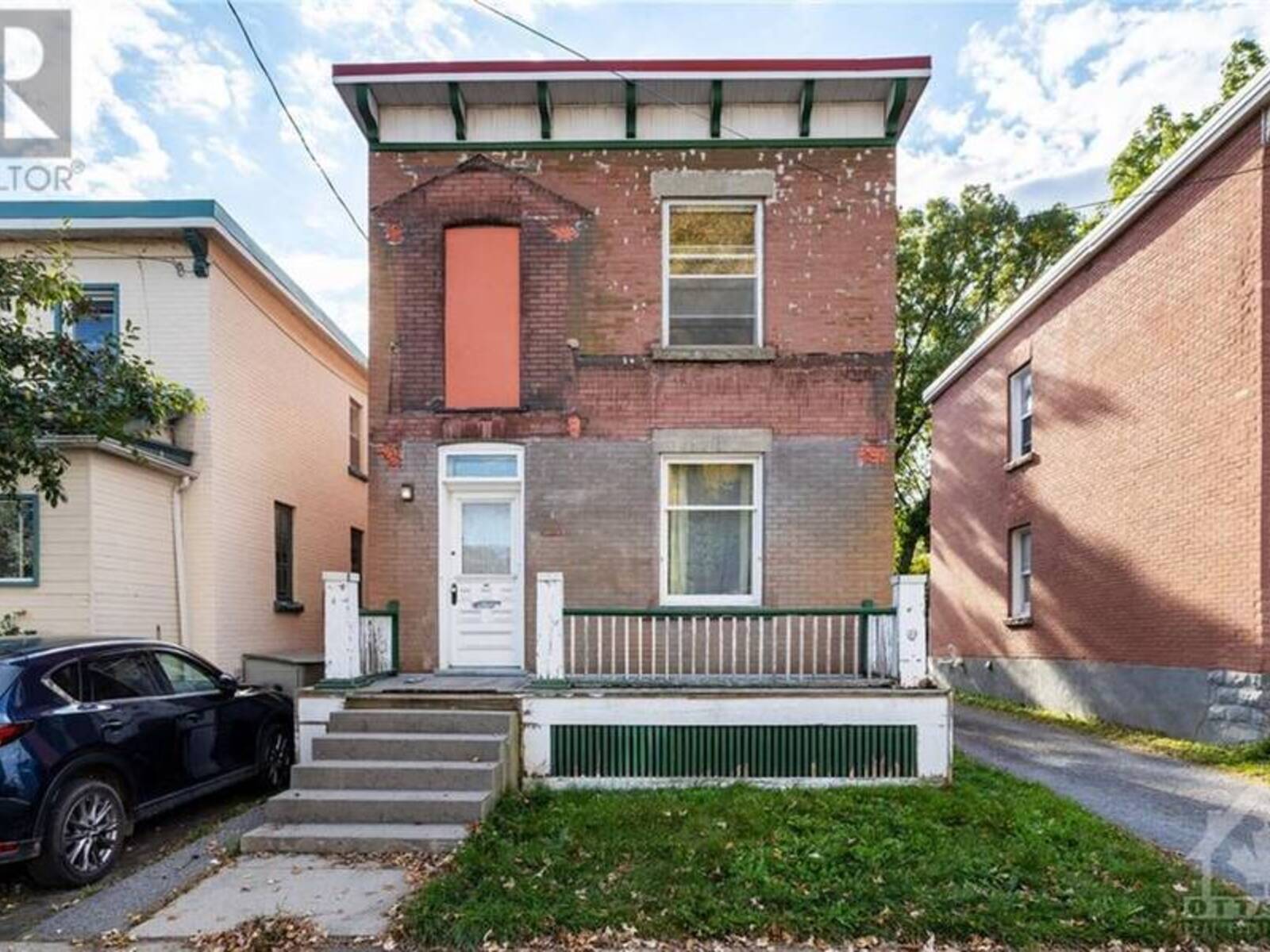 100 HAMILTON AVENUE N, Ottawa, Ontario K1Y 1B9