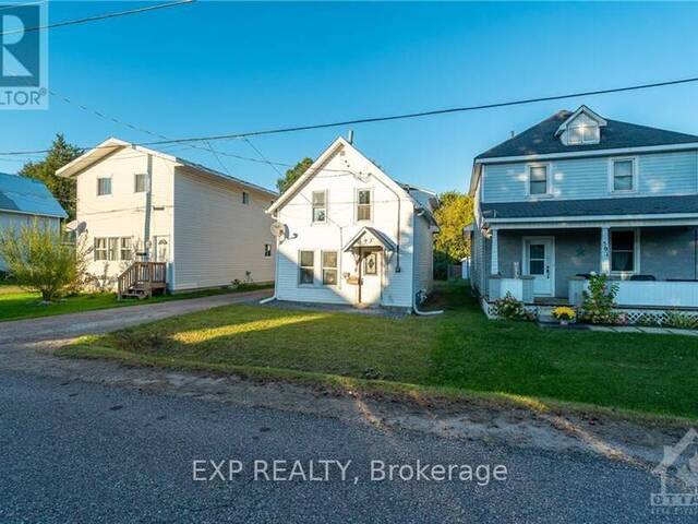 593 B HAMILTON STREET W Pembroke Ontario, K8A 6P3