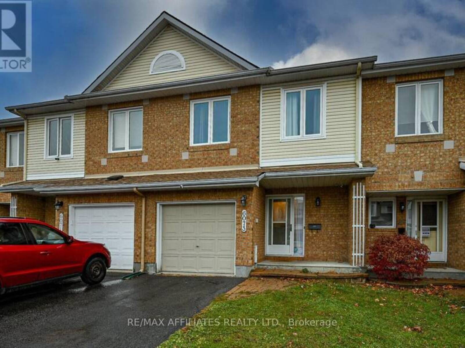 6073 PINEGLADE CRESCENT, Ottawa, Ontario K1W 1H1