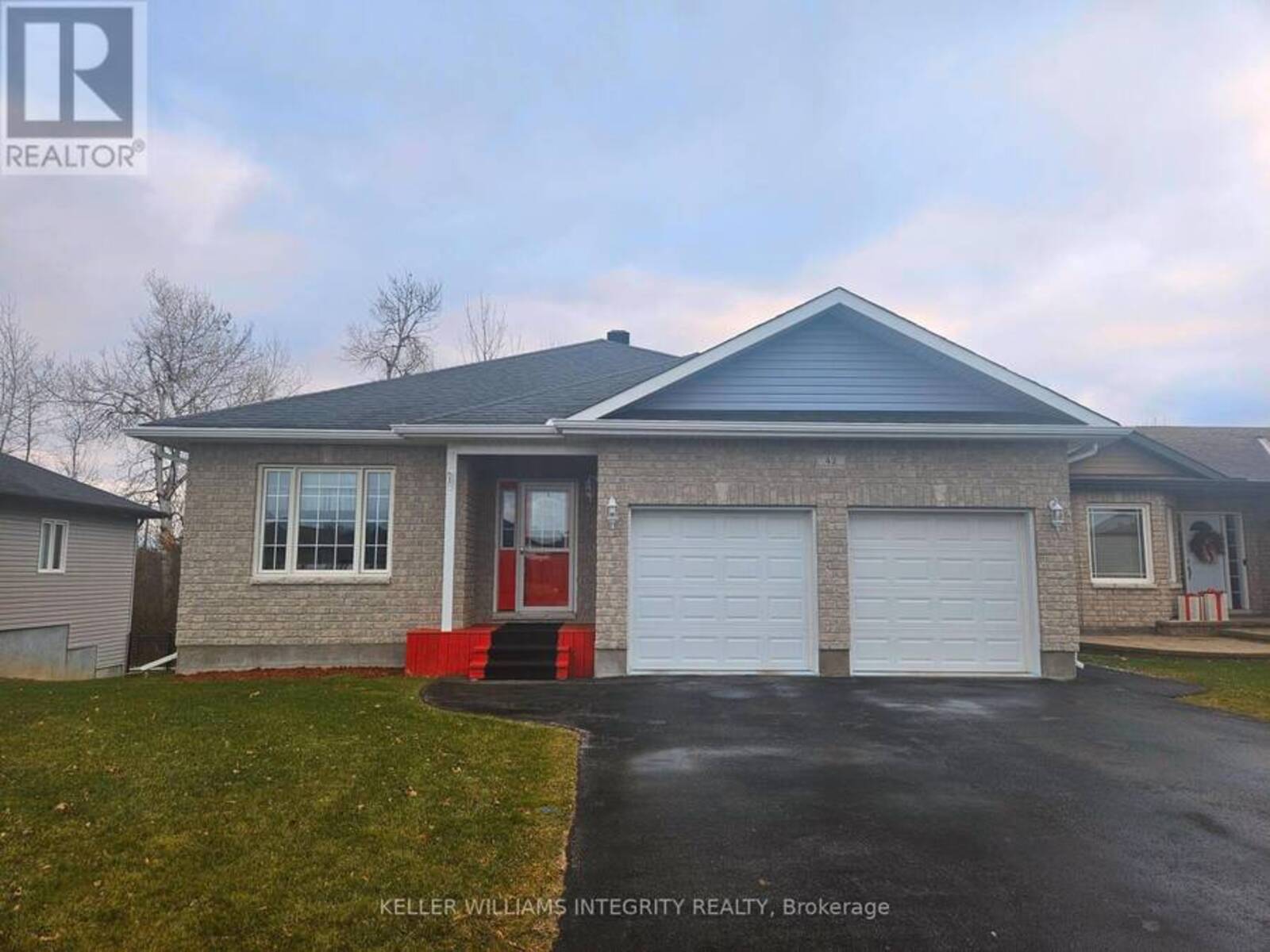 42 CODE CRESCENT, Smiths Falls, Ontario K7A 0A9