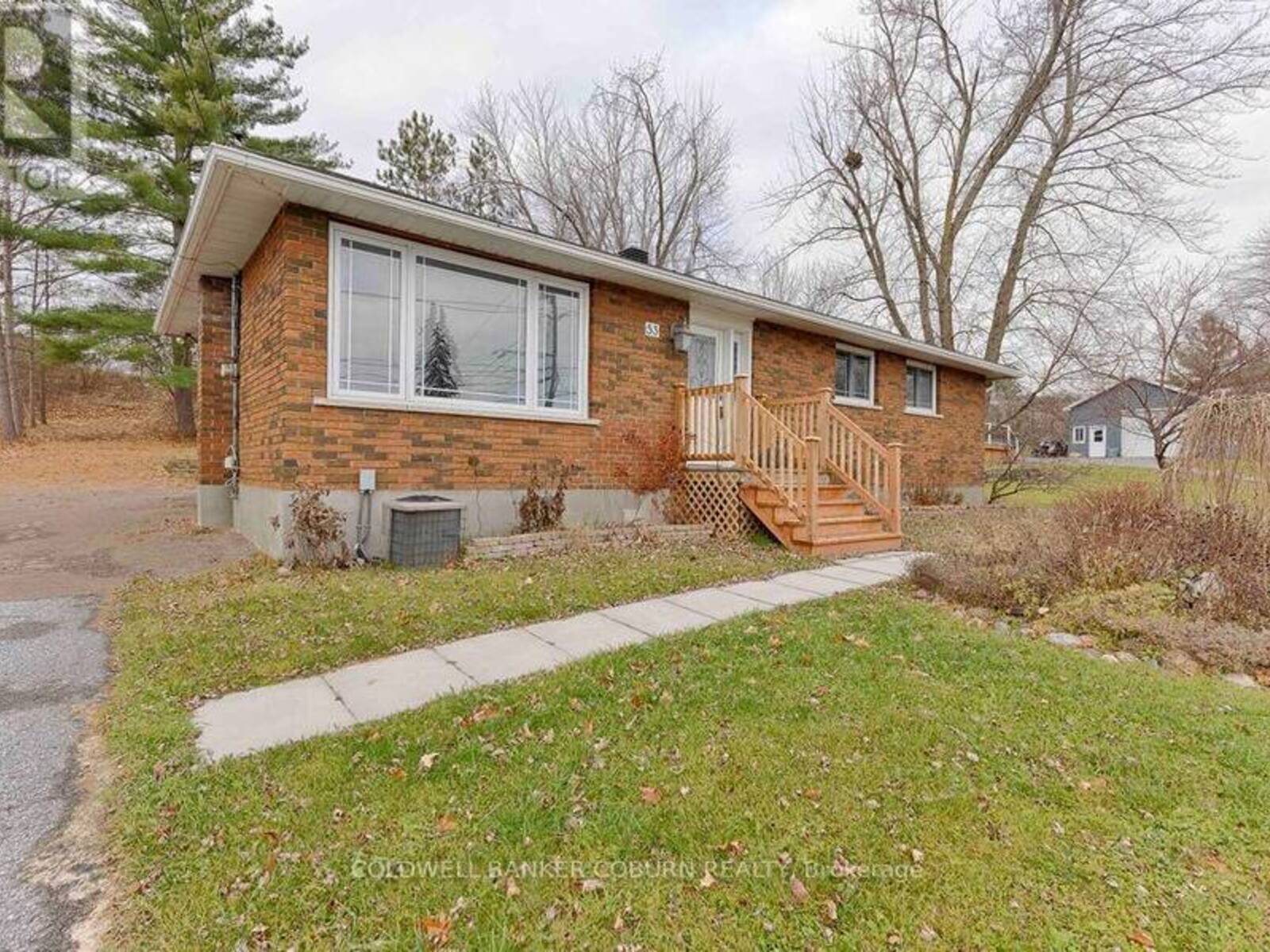 53 PEMBROKE Street, Whitewater Region, Ontario K0J 1K0