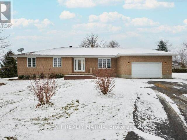 7 BRIDGE STREET North Stormont Ontario, K0A 1R0 - 3 Bedrooms Home For Sale