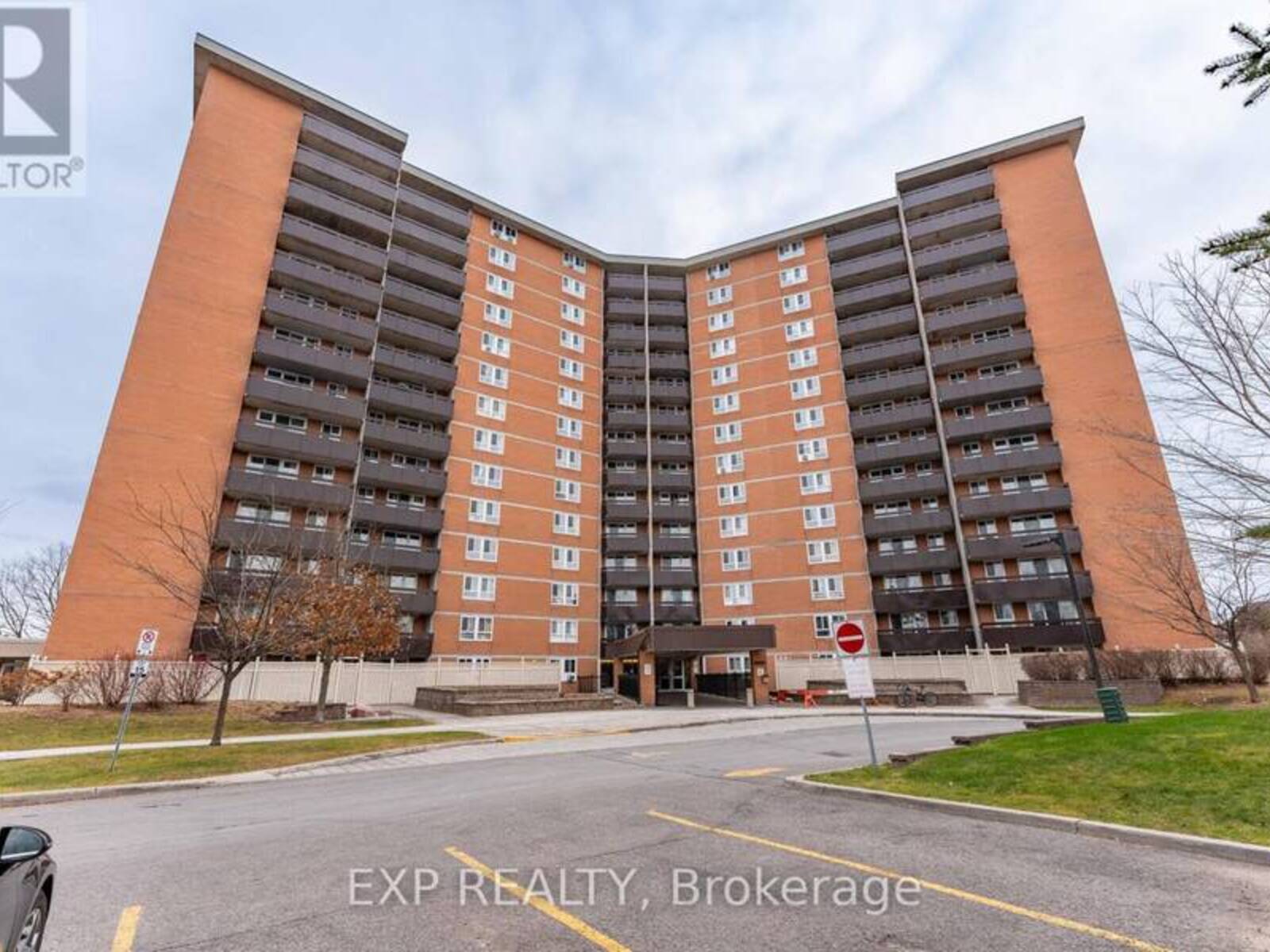 312 - 2000 JASMINE CRESCENT, Ottawa, Ontario K1J 8K4