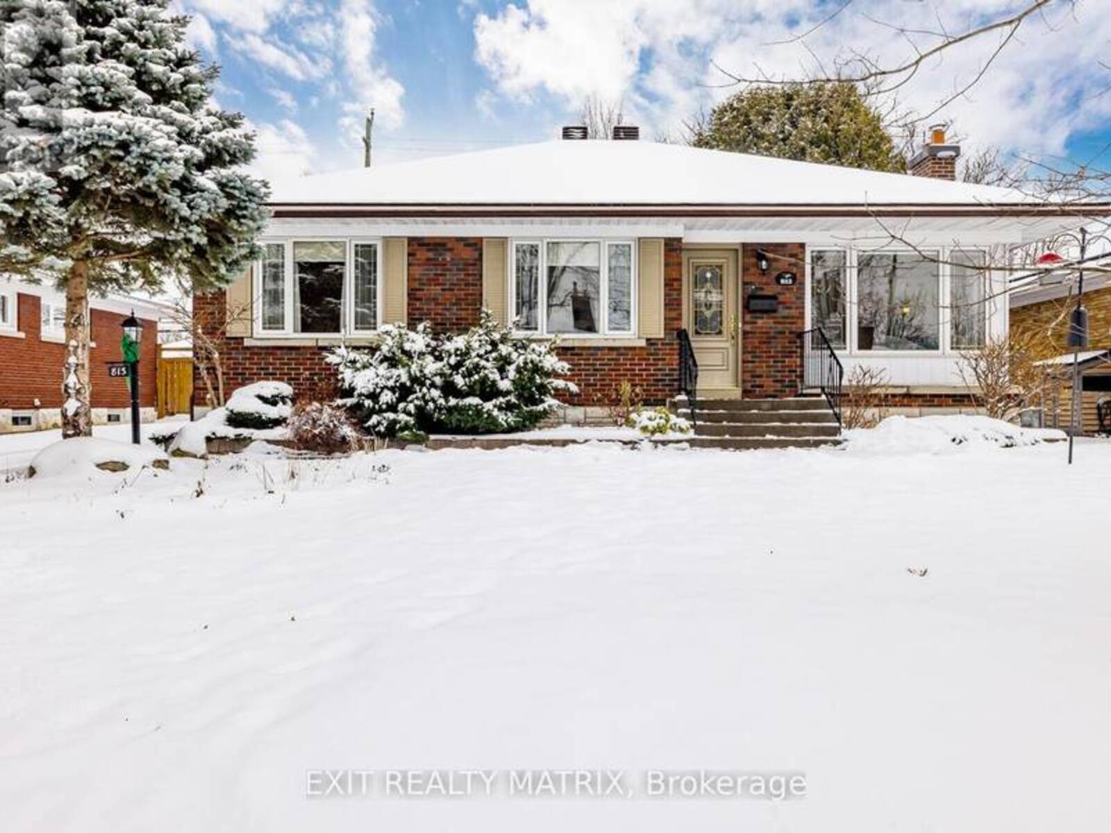 813 WESTON DRIVE, Ottawa, Ontario K1G 1W1