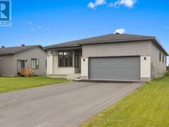 32 LEO MOSKOS STREET Arnprior Ontario, K7S 3Y4