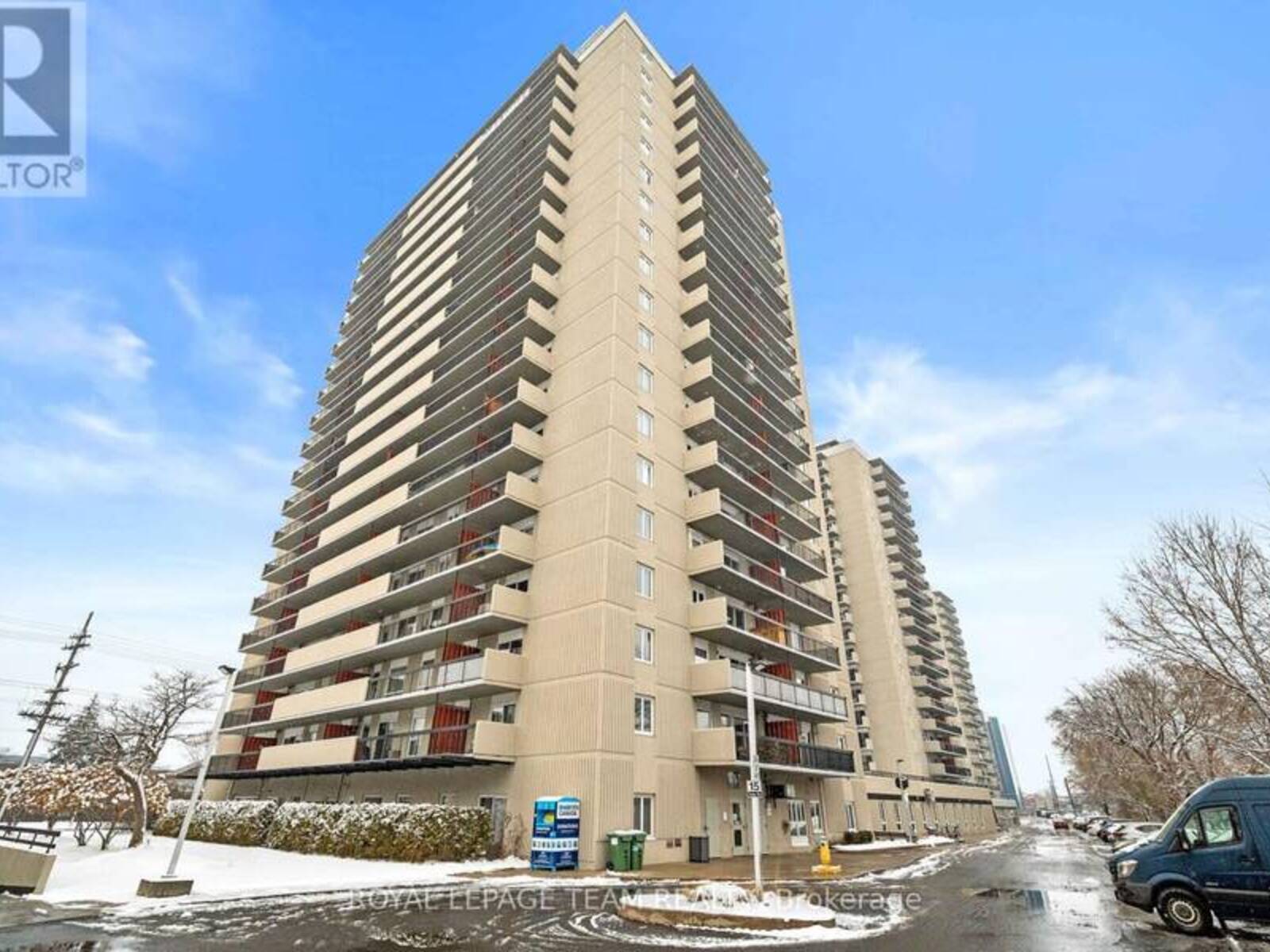 304 - 158C MCARTHUR AVENUE, Ottawa, Ontario K1L 8E7