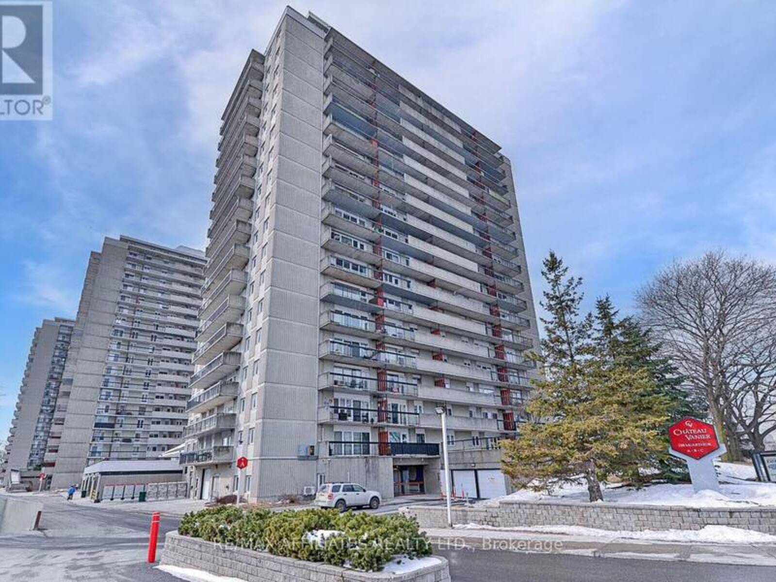 209 - 158A MCARTHUR AVENUE, Ottawa, Ontario K1L 7E7