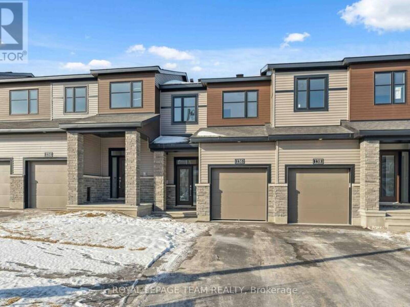 136 INVENTION BOULEVARD, Ottawa, Ontario K2W 0L8