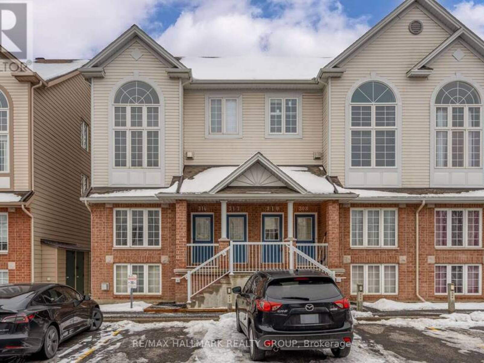 4 - 312 WIFFEN, Ottawa, Ontario K2H 1G3