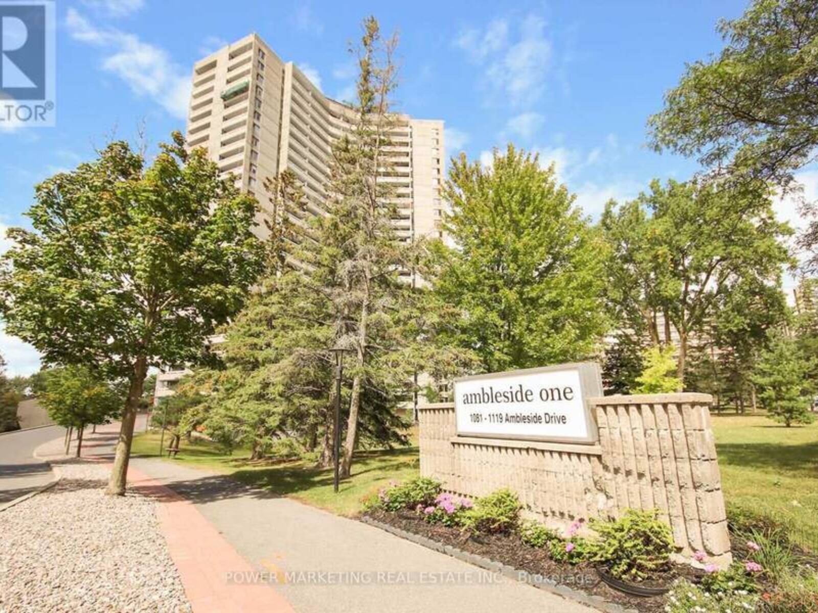 1604 - 1081 AMBLESIDE DRIVE, Ottawa, Ontario K2B 8C8