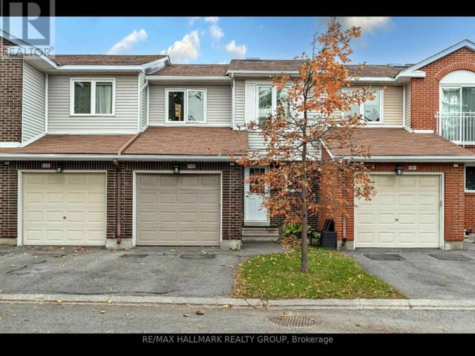 30B CASTLEBROOK LANE, Ottawa, Ontario K2G 5G5